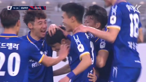 Kim Kang-Guk's fine free-kick against Gimpo